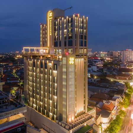 Platinum Hotel Tunjungan Surabaya Exterior foto
