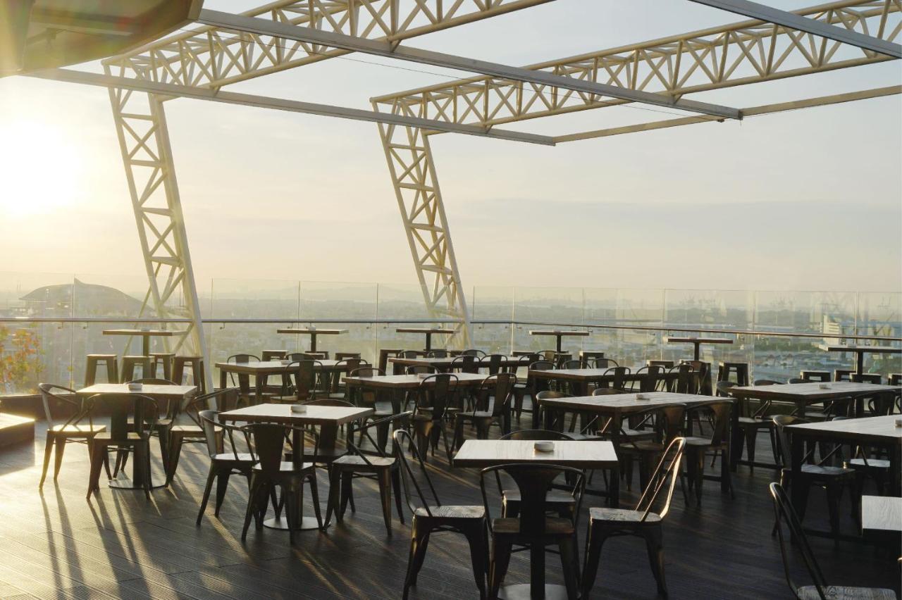 Platinum Hotel Tunjungan Surabaya Exterior foto