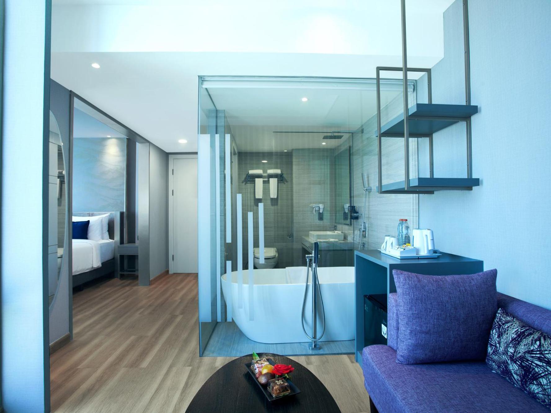 Platinum Hotel Tunjungan Surabaya Exterior foto
